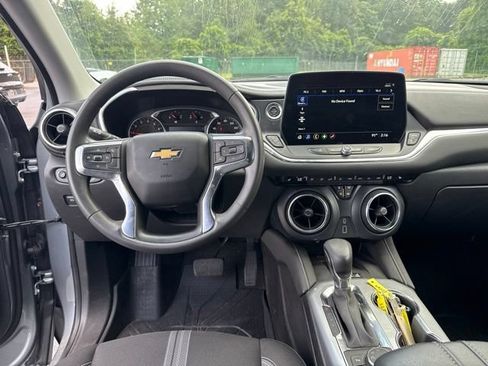 Used 2024 Chevrolet Blazer LT w/ Convenience Package FWD image 15