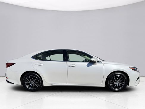 Used 2017 Lexus ES 350 w/ Luxury Package image 16