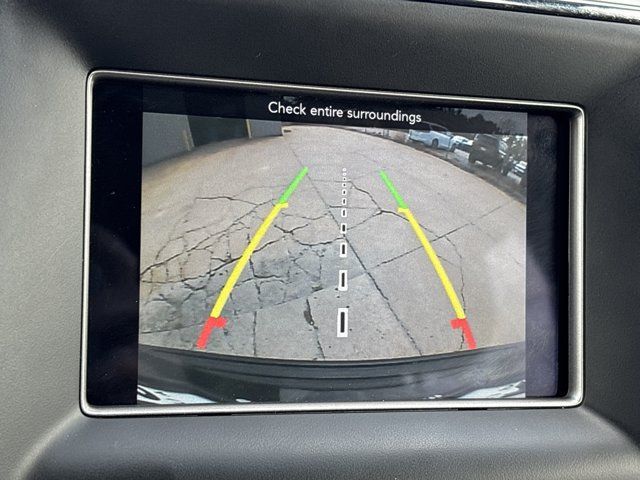 Used 2018 Jeep Grand Cherokee Laredo AWD/4WD image 27