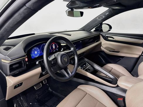 Certified 2024 Porsche Macan Turbo Electric AWD/4WD image 4