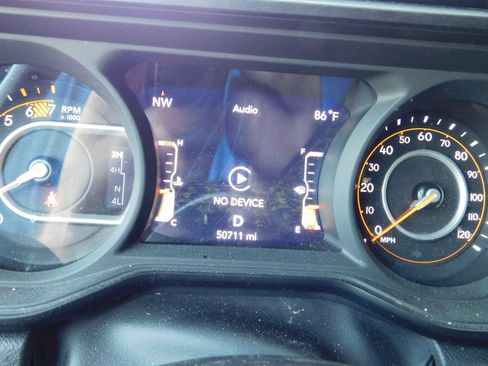 Used 2024 Jeep Wrangler Unlimited Sahara AWD/4WD image 11