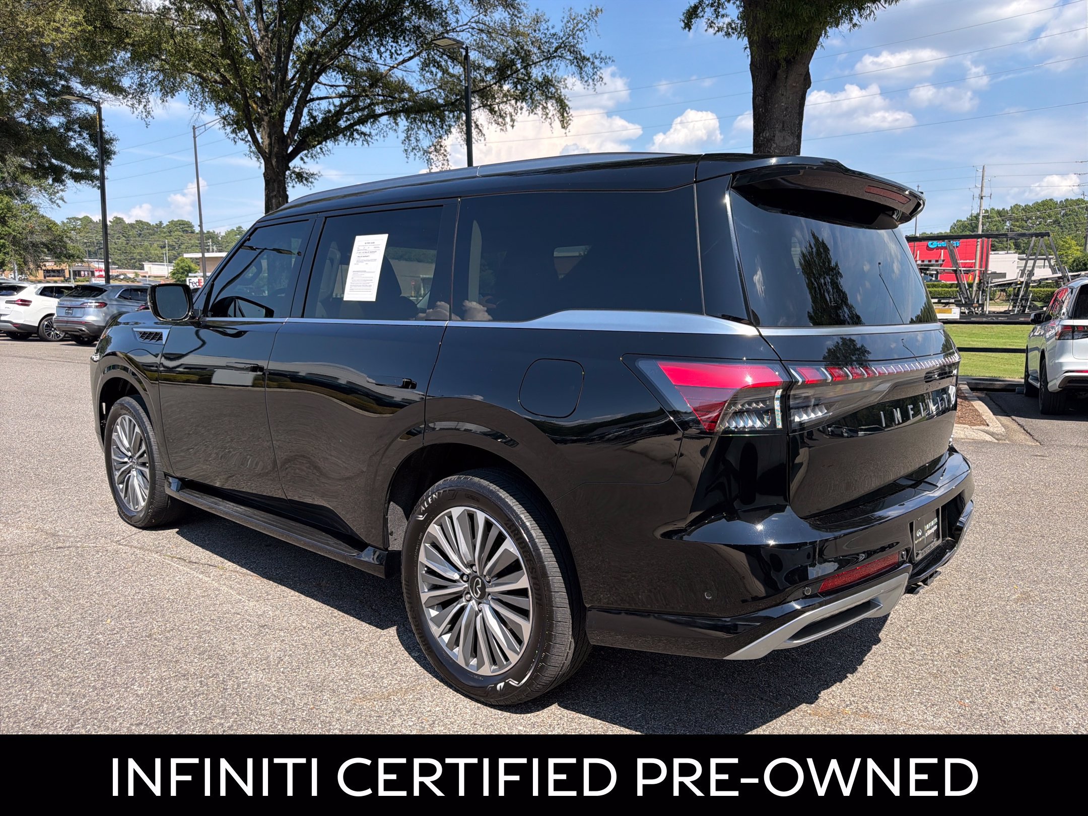 Certified 2025 INFINITI QX80 Luxe RWD image 9