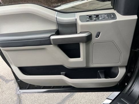 Used 2021 Ford F250 XLT w/ XLT Premium Package image 9