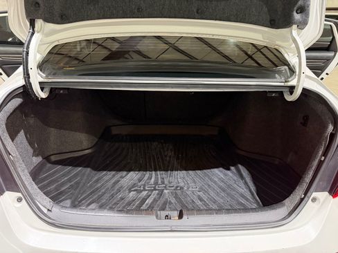 Used 2018 Honda Accord Touring image 19