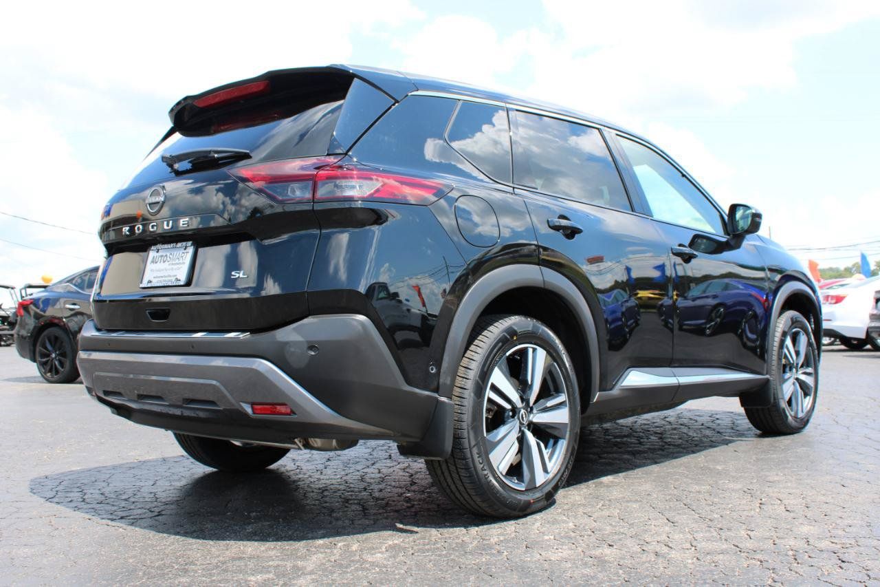 Used 2023 Nissan Rogue SL w/ SL Premium Package FWD image 4