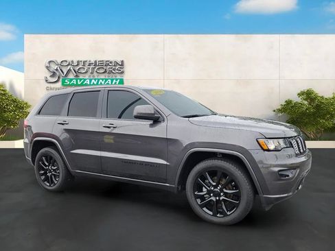 Used 2020 Jeep Grand Cherokee Altitude RWD image 7