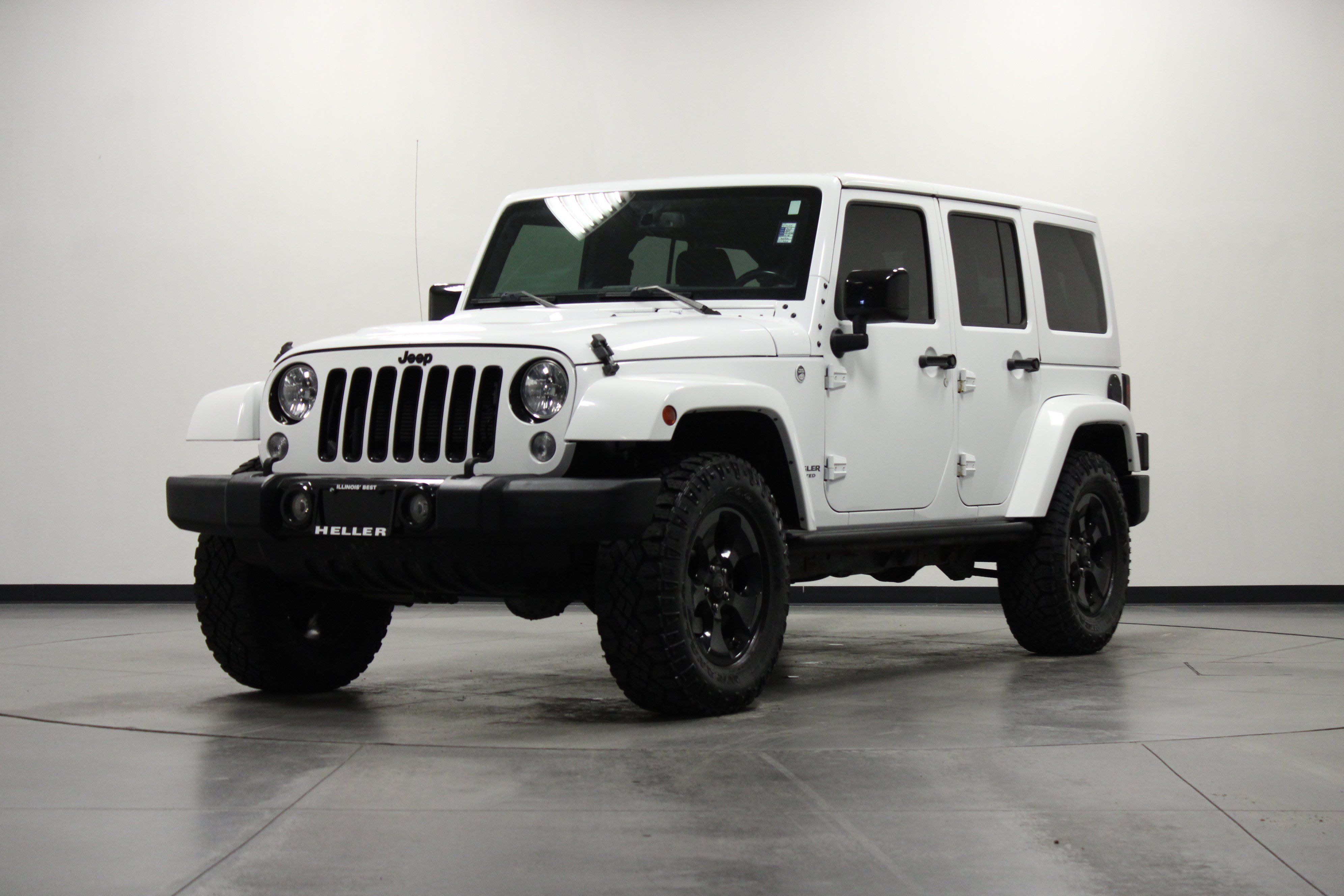 Used 2015 Jeep Wrangler Unlimited Sahara AWD/4WD image 8