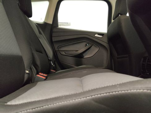 Used 2018 Ford Escape SE FWD image 19