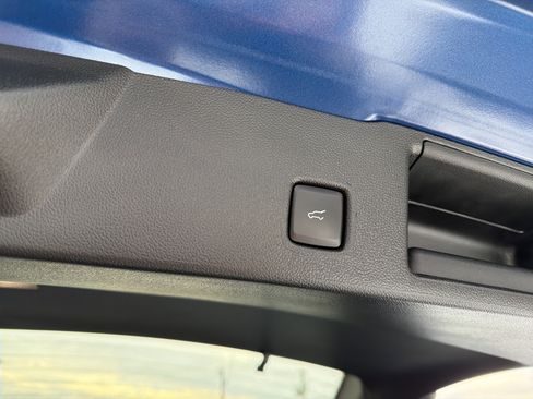 Used 2023 Ford Escape Platinum w/ Premium Technology Package image 28