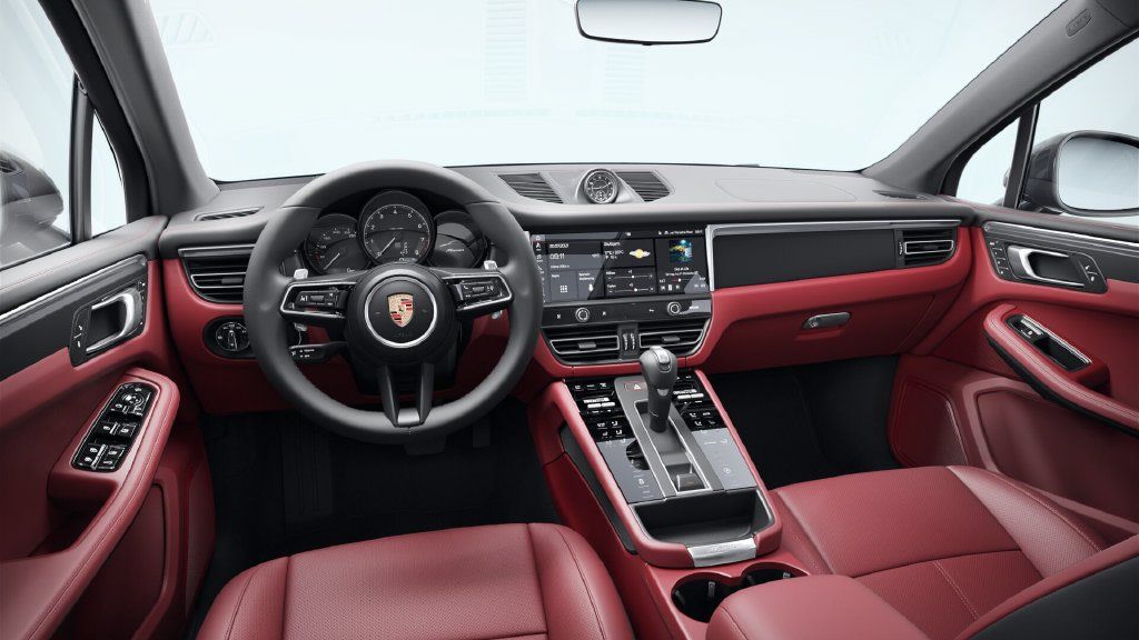 Certified 2023 Porsche Macan AWD/4WD image 4
