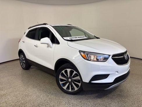 Used 2021 Buick Encore Preferred AWD/4WD image 2