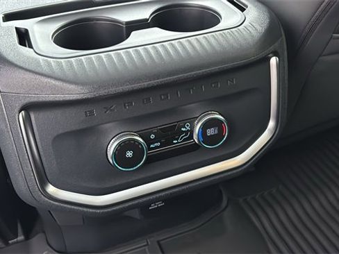 New 2025 Ford Expedition Active image 8