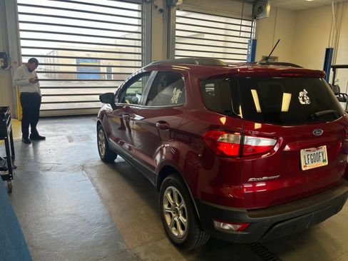 Used 2021 Ford EcoSport SE w/ SE Convenience Package FWD image 7