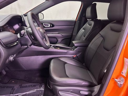 New 2026 Jeep Compass Latitude image 14