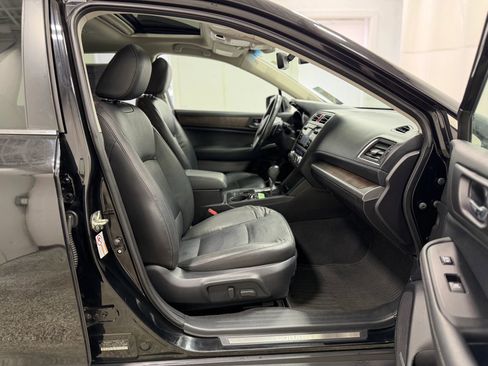 Used 2017 Subaru Outback 2.5i Limited AWD/4WD image 31