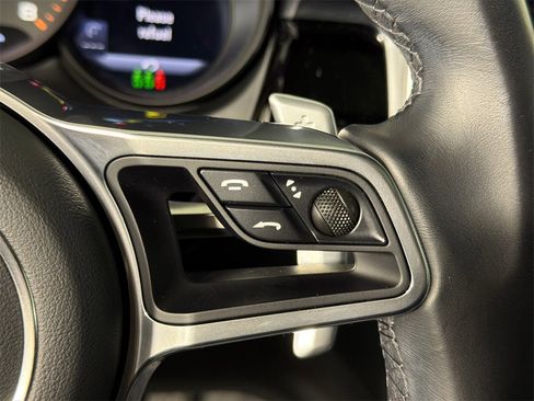 Used 2021 Porsche Macan image 28