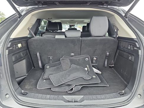 Used 2024 MAZDA CX-90 3.3 Turbo w/ Preferred Plus image 16