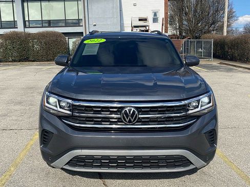 Used 2022 Volkswagen Atlas SE image 2