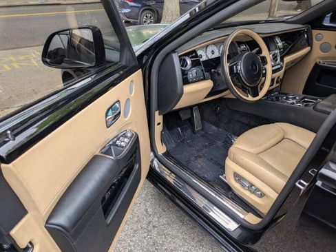 Used 2020 Rolls-Royce Ghost image 15