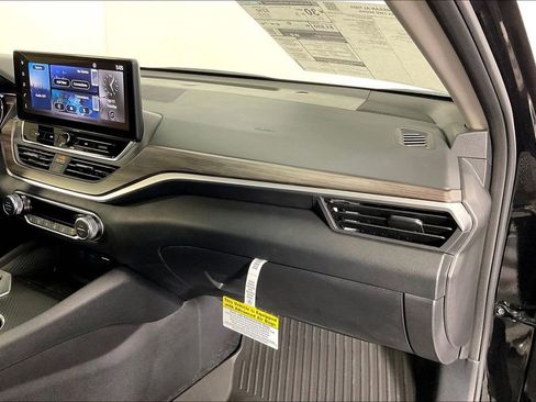New 2026 Nissan Altima 2.5 SV w/ SV Special Edition Package FWD image 18