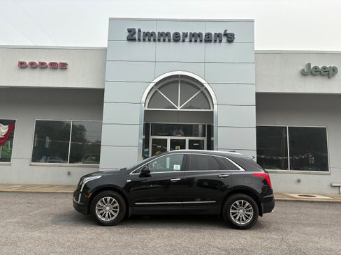 Used 2017 Cadillac XT5 Luxury w/ Driver Awareness Package AWD/4WD image 1