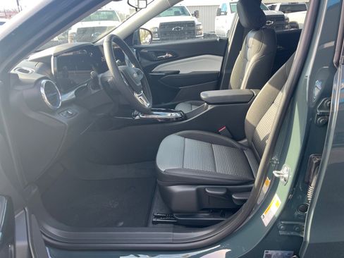 New 2026 Chevrolet Trax LT w/ Driver Confidence Package image 11