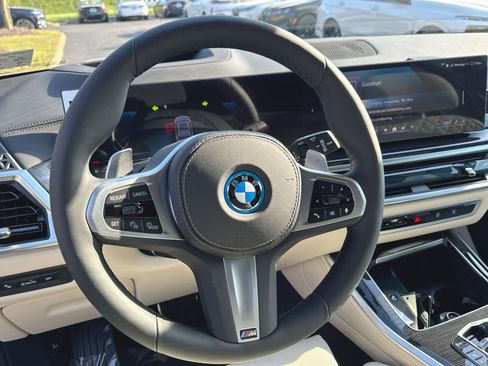 New 2026 BMW X5 xDrive50e w/ M Sport Package AWD/4WD image 18