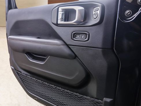 Used 2021 Jeep Wrangler Unlimited Rubicon w/ Xtreme Recon 35" Tire Package image 24