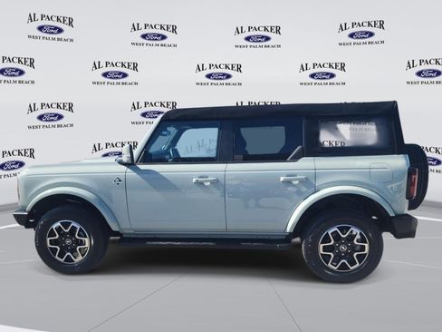 Used 2024 Ford Bronco Outer Banks AWD/4WD image 2