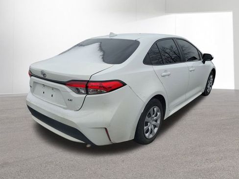 Used 2021 Toyota Corolla LE image 12
