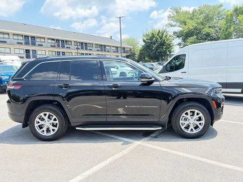 Used 2022 Jeep Grand Cherokee Limited AWD/4WD image 9