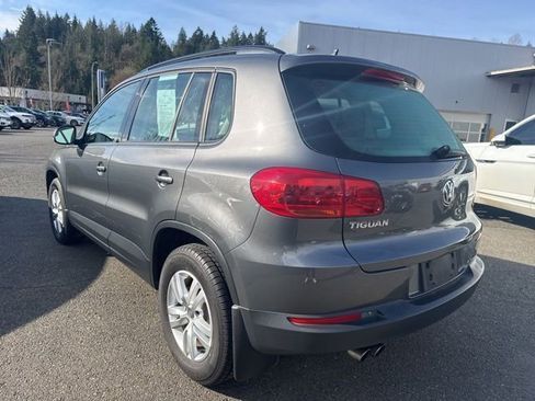 Used 2017 Volkswagen Tiguan S image 2