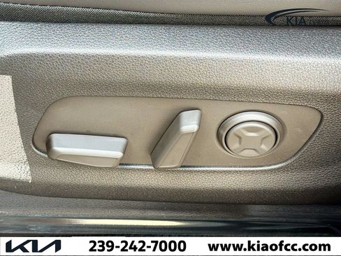 New 2026 Kia Carnival EX FWD image 23