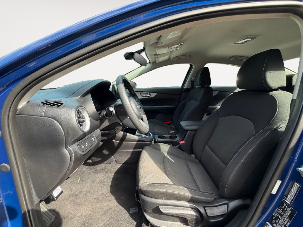 Used 2023 Kia Forte LXS w/ LXS Technology Package FWD image 11