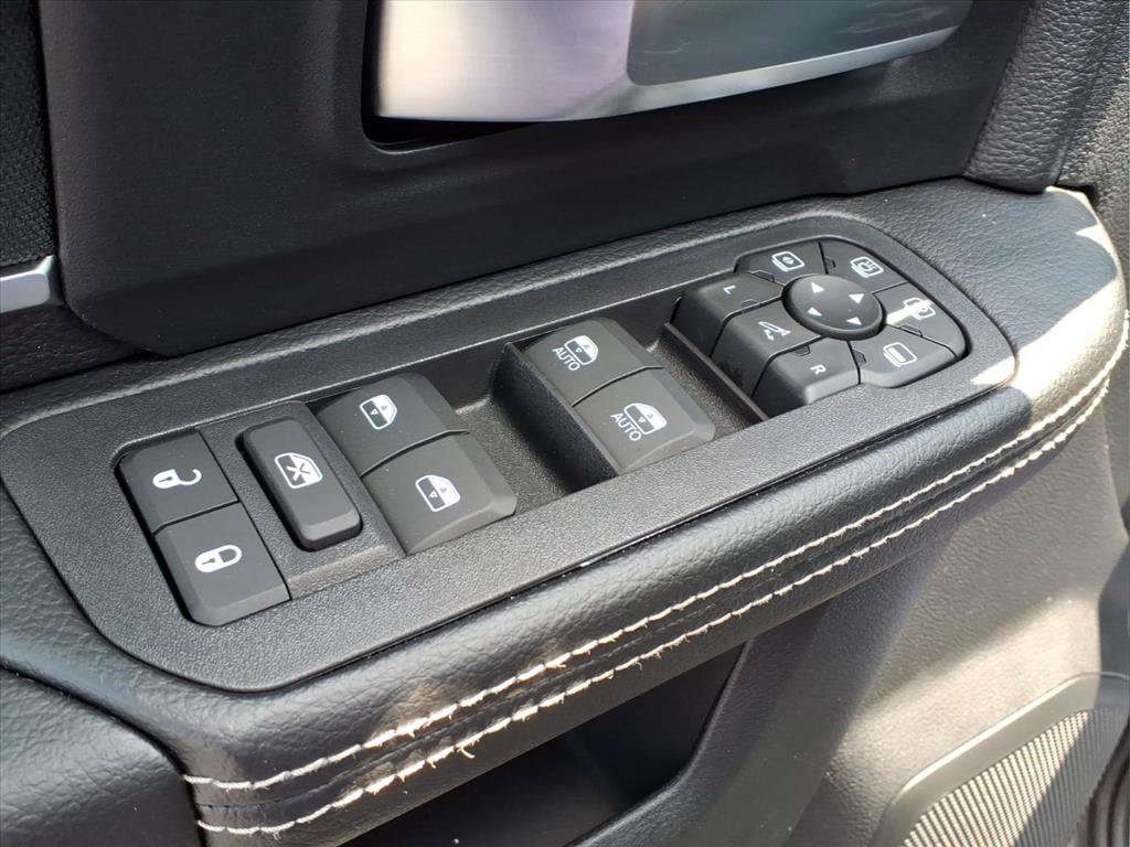 New 2026 RAM 2500 Big Horn AWD/4WD image 18