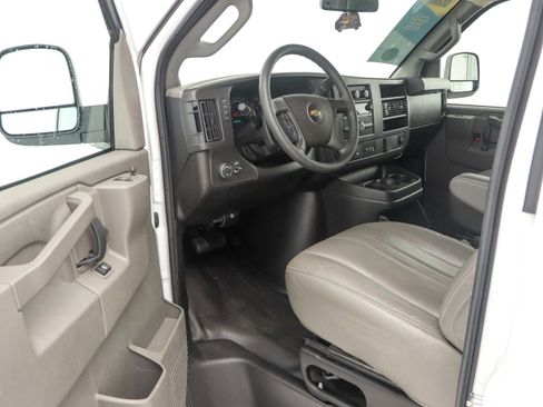 Used 2025 Chevrolet Express 2500 w/ Driver Convenience Package image 21