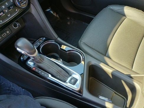 Used 2020 Buick Encore GX Essence w/ Experience Buick Package image 32