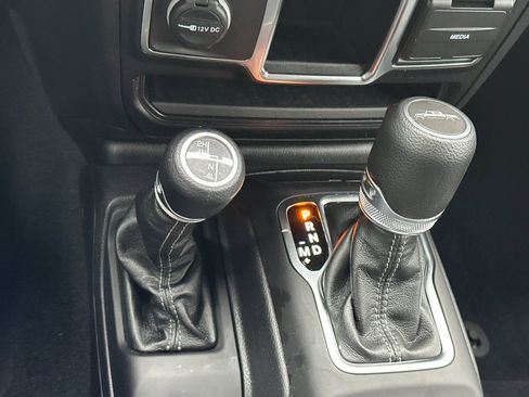 Used 2024 Jeep Gladiator Sport image 20