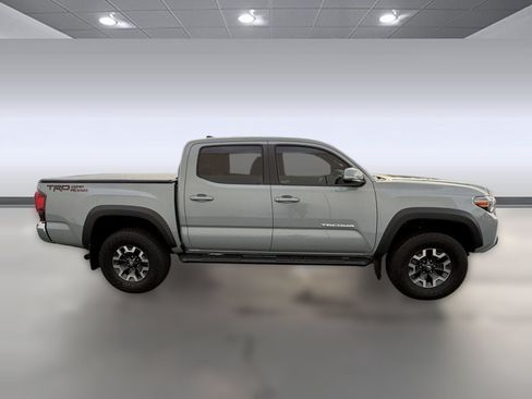 Used 2019 Toyota Tacoma TRD Off-Road RWD image 8