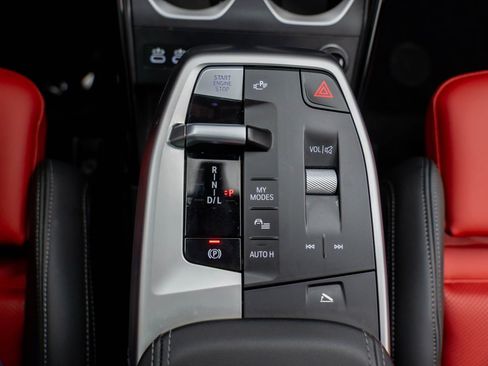 Certified 2025 BMW X2 xDrive28i image 19