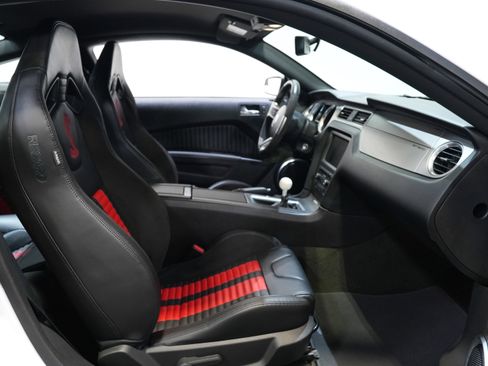 Used 2014 Ford Mustang Shelby GT500 w/ Equipment Group 821A image 29