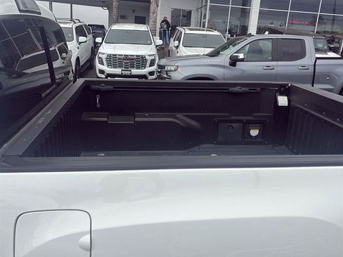 Used 2019 Toyota Tacoma TRD Sport w/ Technology Package RWD image 7