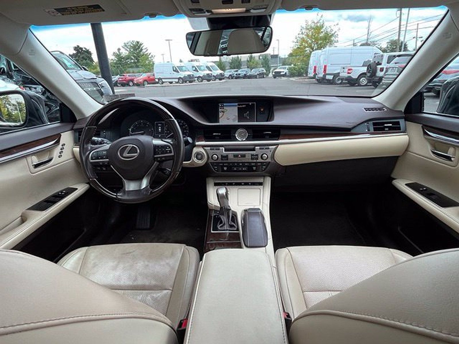 Used 2018 Lexus ES 350 w/ Luxury Package w/Wood Trim FWD image 14