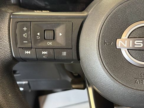 Used 2025 Nissan Kicks SV FWD image 11
