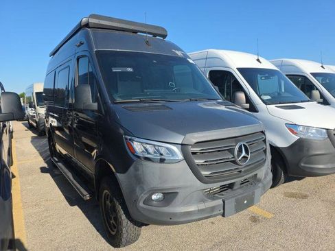Used 2022 Mercedes-Benz Sprinter 2500 image 1