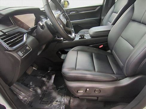 Used 2024 GMC Acadia Elevation image 10