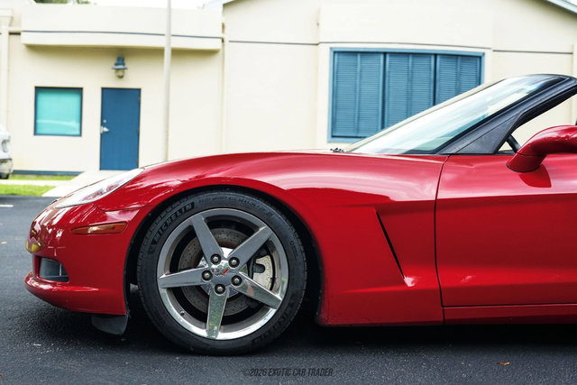 Used 2006 Chevrolet Corvette Coupe w/ Preferred Equipment Group RWD image 4