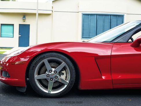 Used 2006 Chevrolet Corvette Coupe w/ Preferred Equipment Group RWD image 4