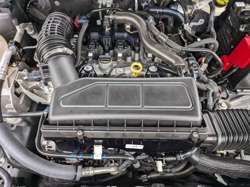 Used 2025 Ford Escape ST-Line image 30