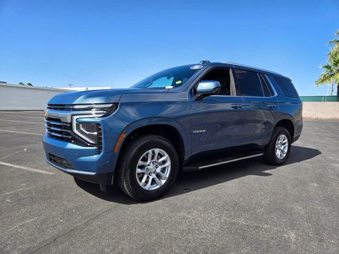 Used 2025 Chevrolet Tahoe LT AWD/4WD image 2